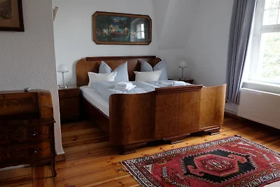 Landhaus-Villa am Fluss