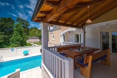 Posizione elevata, accogliente terrazza da pranzo