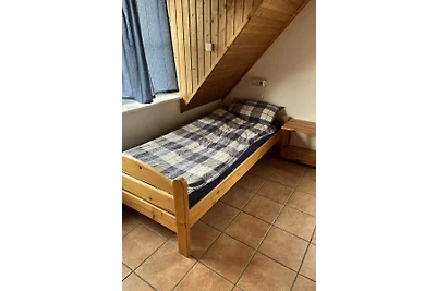 Dom GESCHE nad jeziorem kąpielowym z plażą