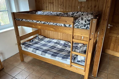 Dom GESCHE nad jeziorem kąpielowym z plażą