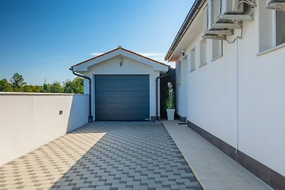 Villa Miracle