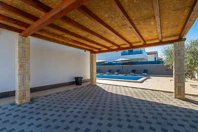 Villa Miracle