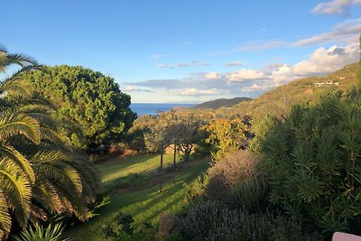 Villa Perenaccio-Meerblick + Garten