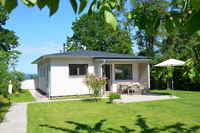 Strandhaus mit großem Garten