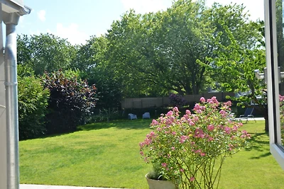 Strandhaus mit großem Garten