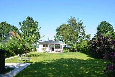 Strandhaus mit großem Garten