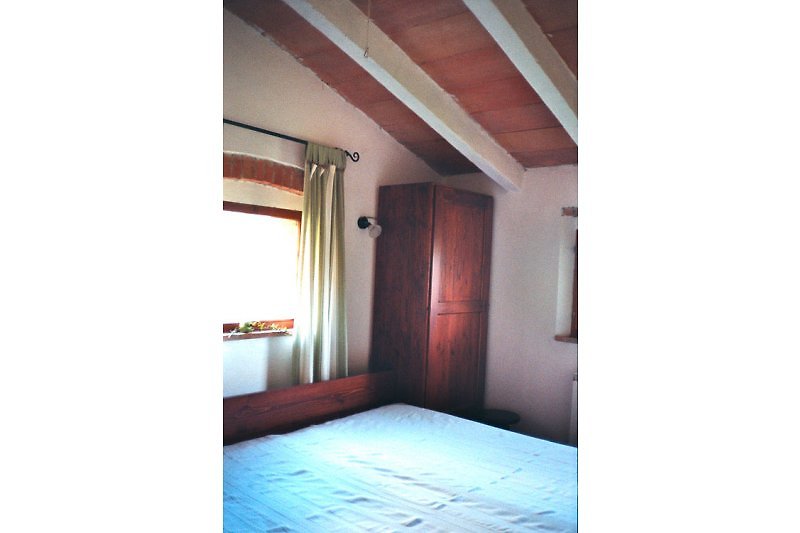 2 Schlafzimmer mit je 1 Doppelbett + Schrank