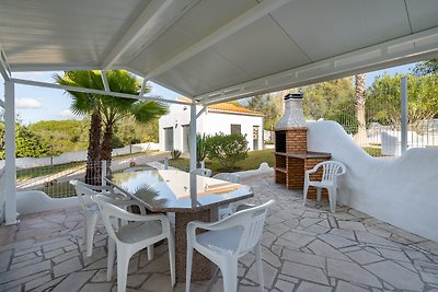 VILLA  with swimmingpool , privat t