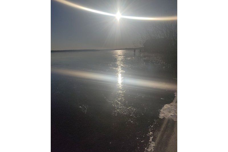 Eis über dem See