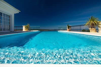 Villa Vespera- heated Infinity Pool