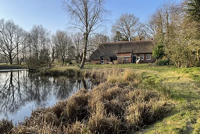 Reetdachhaus mit eigenem See