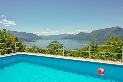 Ferienhaus über dem Lago Maggiore