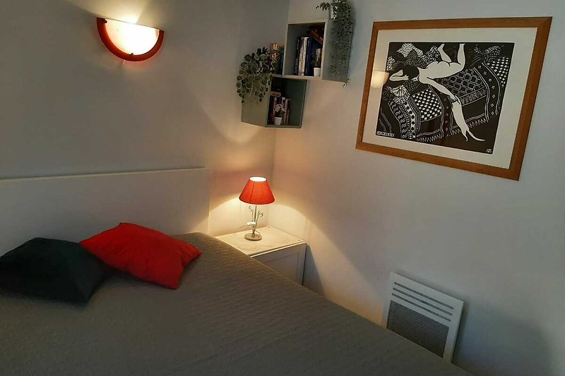 Komfortables Schlafzimmer Bett 160 x 200 cm