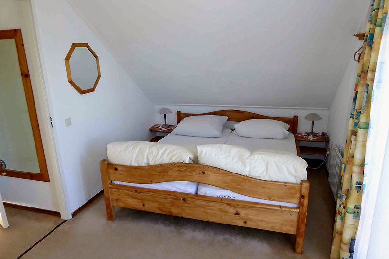 Kanalschlafzimmer mit Doppelbett
