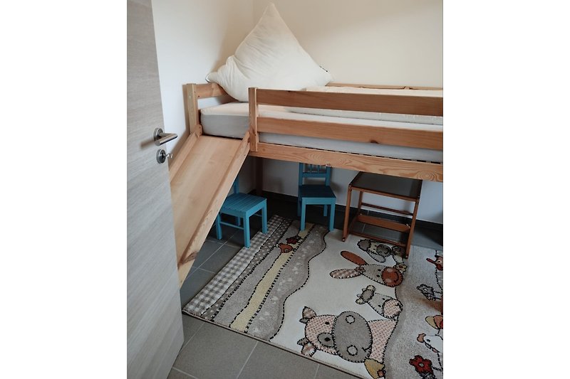 Kinderschlafzimmer / Hochbett