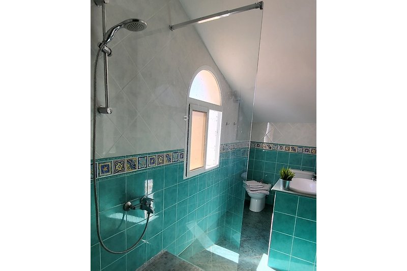 Bad mit Dusche und WC - Obergeschoss