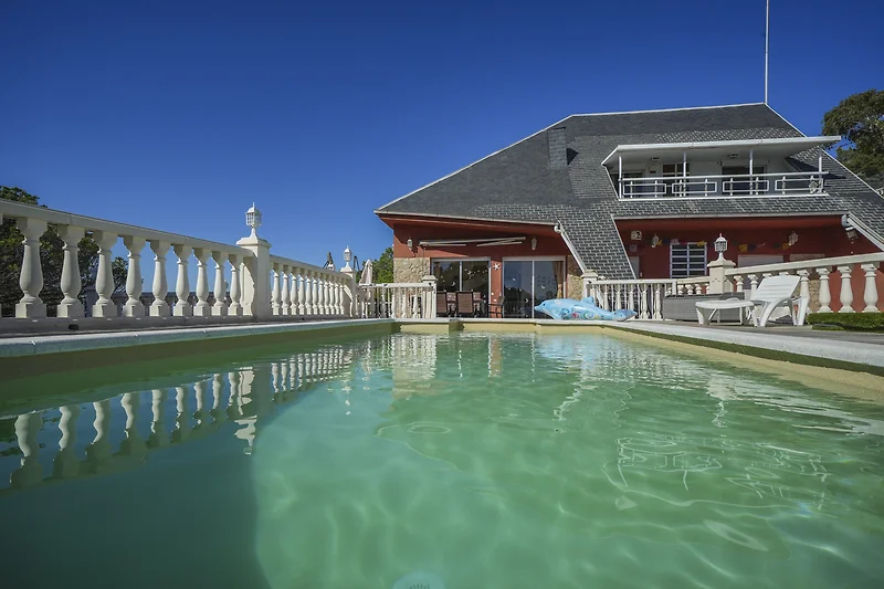 Gemütliches  Haus mit Pool und schönem Ausblick.