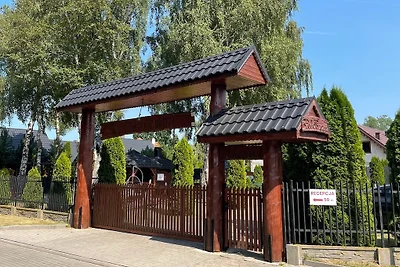 Häuschen unter den Birken