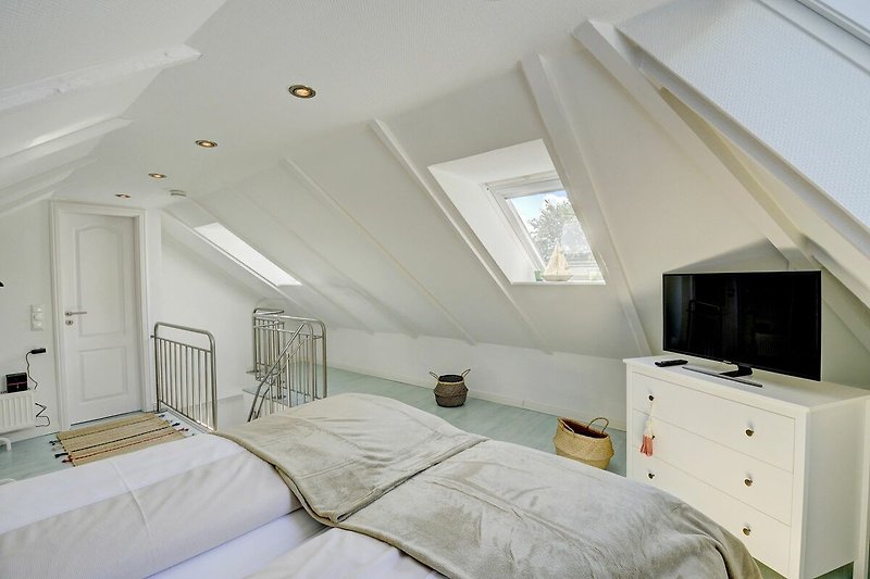 Bright, spacious bedroom