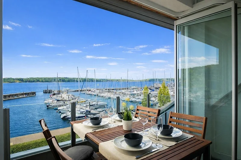Balkon mit Blick auf die Flensburger Förde