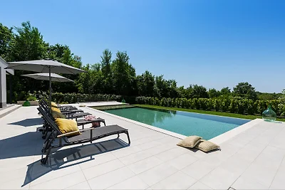 Villa Damian