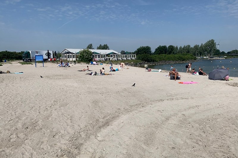 Ijsselmeer Strand in unmittelbarer Nähe