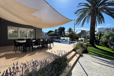 Moderne Villa mit Pool CAP RAS