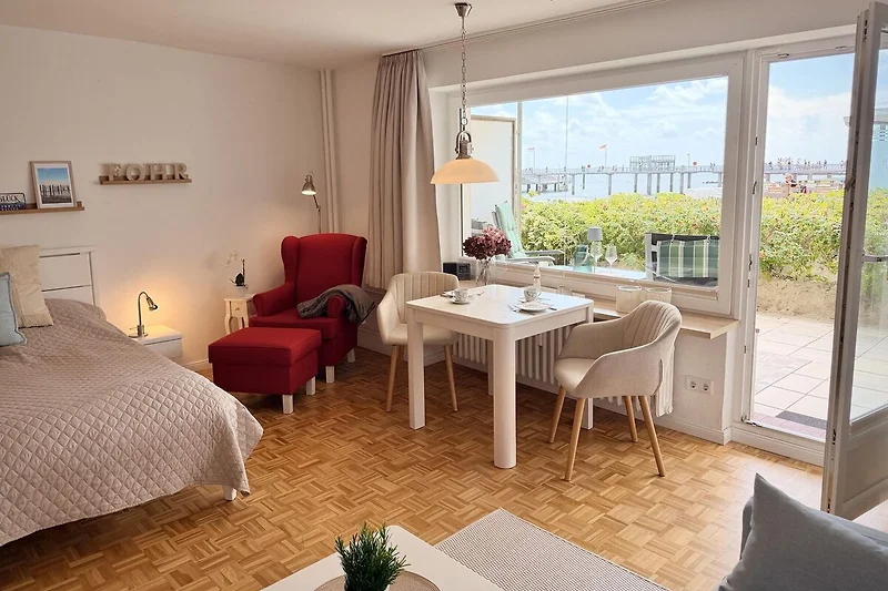 Wohnzimmer mit Blick aufs Meer