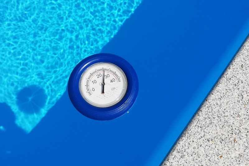 Typ.  Wassertemperatur in Pool