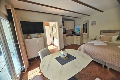 Idyllisches kleines Ferienhaus am Hochufer vo...