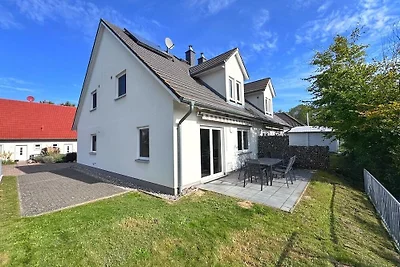 Moderne Haushälfte mit drei Schlafzimmern und...