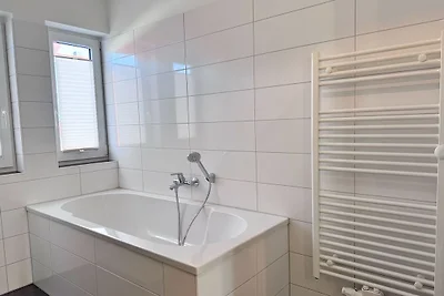 Moderne Haushälfte mit drei Schlafzimmern und...