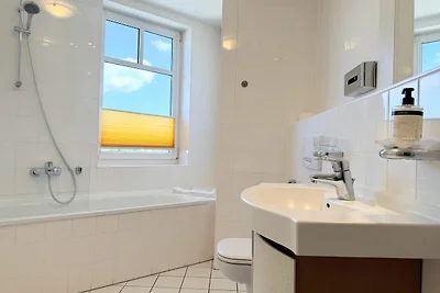 Neddesitz an der Jasmundperle / Rondel Appart...