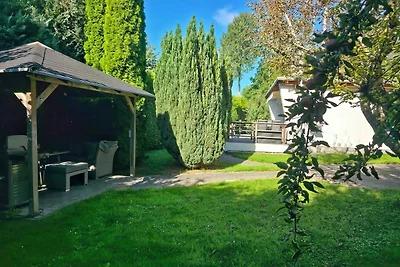 Idyllisches kleines Ferienhaus am Hochufer vo...