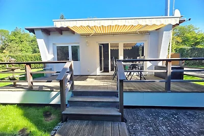 Idyllisches kleines Ferienhaus am Hochufer vo...