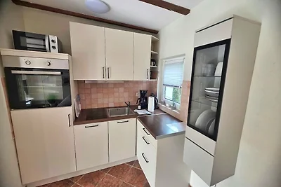 Idyllisches kleines Ferienhaus am Hochufer vo...
