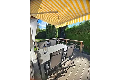 Idyllisches kleines Ferienhaus am Hochufer vo...