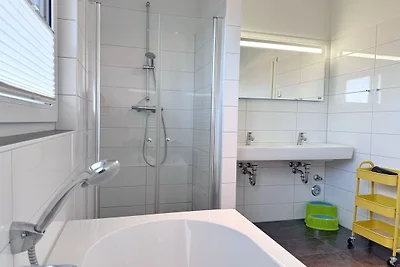 Ferienapartment mit drei Schlafzimmern in...