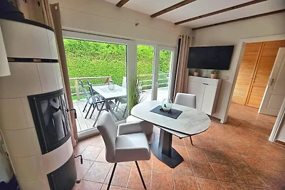 Idyllisches kleines Ferienhaus am Hochufer vo...
