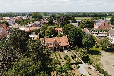 Geräumiges Landhaus in einer grünen Oase