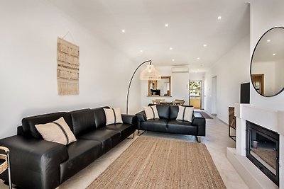 Spacious Two Bedroom Apartment