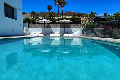 Villa White Flamingo