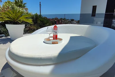 Villa White Flamingo