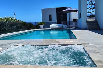 Villa White Flamingo