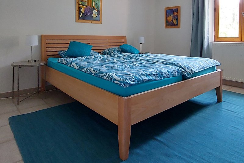 Schlafzimmer, OG mit Bett 180 x 200 cm