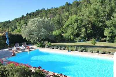 Freundliches Haus mit Pool