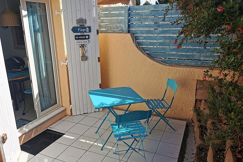 vordere Terrasse / Eingang