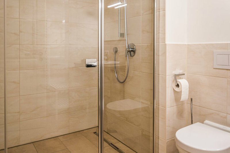 Badezimmer II mit ebenerdiger Dusche