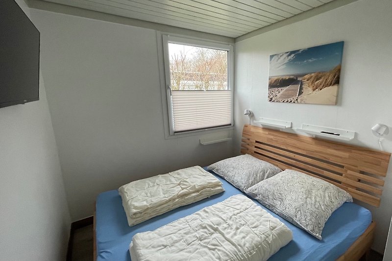 Schlafzimmer 2 / Bett 180 x 200 cm