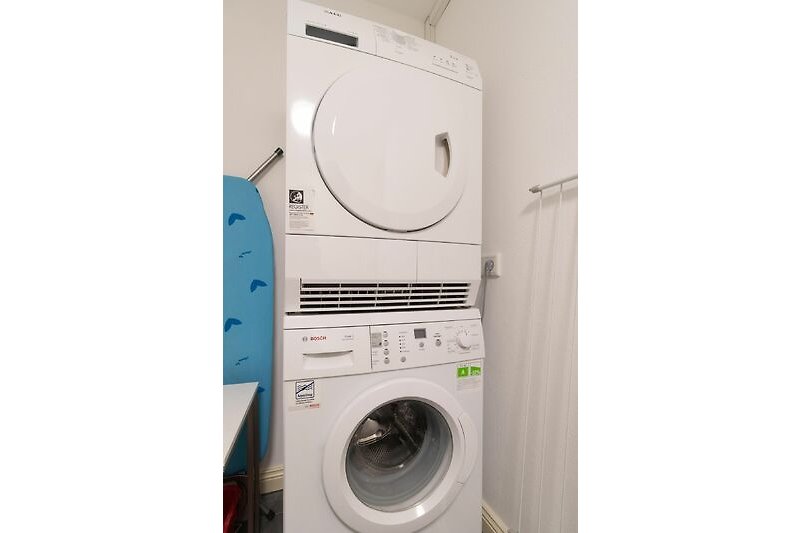 Waschmaschine und Trockner können unkompliziert und gebührenfrei verwendet werden.